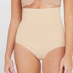 SPANX Assets NWT Shapewear Briefs Panties High Rise Womens Medium